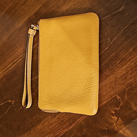 Authentic Horse and Carriage Coach Wristlet - Picture 2 of 6